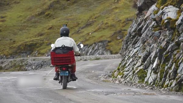 Kara and Nate - Surviving on a Tiny Motorbike in Peru: Part 1