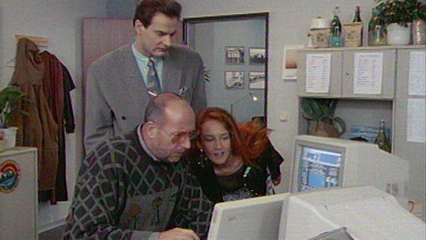 Büro, Büro - Liebe per Computer