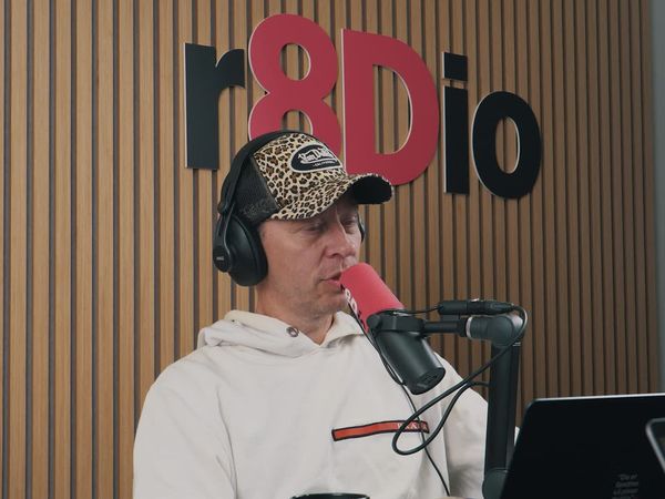 Den gule sofa med Allan Sindberg - Redaktionsmøde 4 - Mads Dyhr