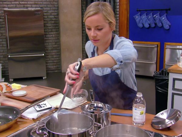Worst Cooks in America - Taking It to the Streets