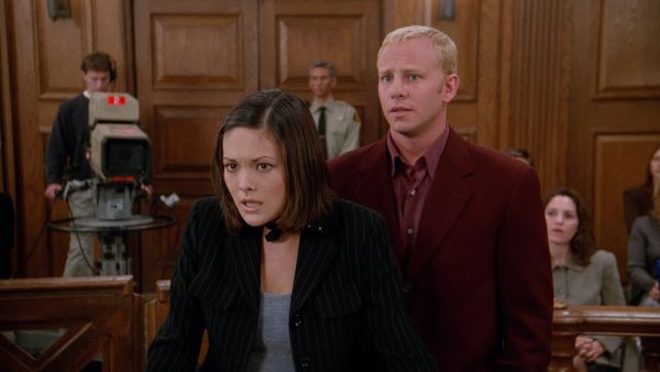 Beverly Hills, 90210 - Hinter Gittern – Der Männerknast