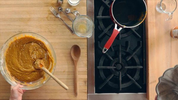 The Pioneer Woman - Thanksgiving Potluck: Kitchen Confessional