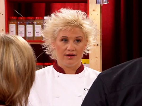 Worst Cooks in America - Multitasking