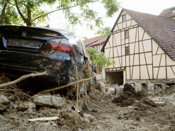 World's Deadliest Weather - Holiday Nightmares