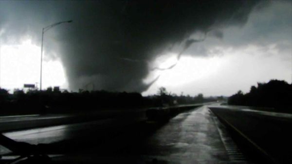 World's Deadliest Weather - Tornado in Tuscaloosa
