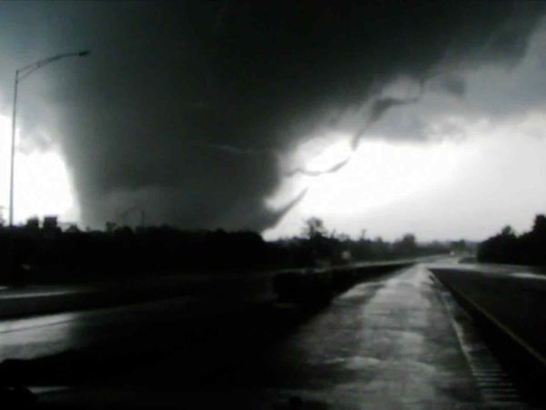 World's Deadliest Weather - Tornado in Tuscaloosa