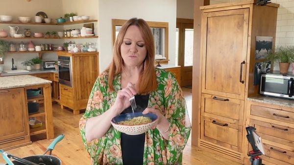 The Pioneer Woman - Staying Home 3
