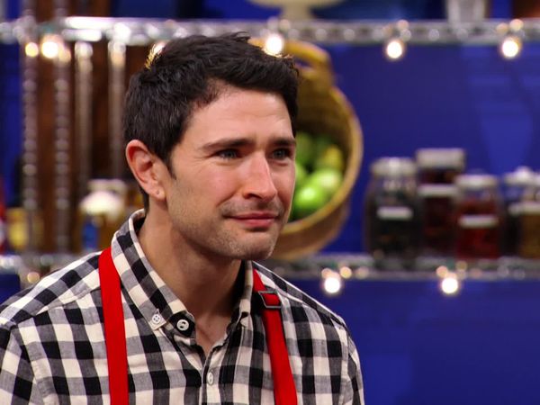 Worst Cooks in America - Hawaiian Pig and a Poke