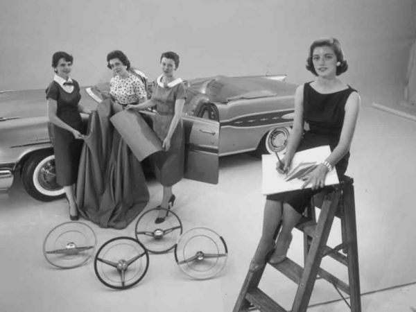 Mystery Cars - 1958 Fancy Free and 1956 Packard Predictor