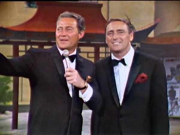 The Best of the Dean Martin Show - The Best Of The Dean Martin Show: Bing Crosby, Rowan & Martin (4/13/1967)