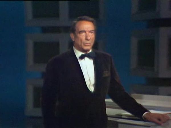 The Best of the Dean Martin Show - The Best Of The Dean Martin Show: Raquel Welch, Jimmy Stewart, Victor Borge (4/24/1969)