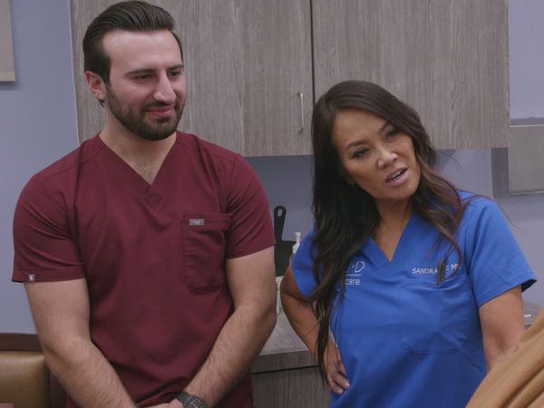Dr. Pimple Popper: Breaking Out - Senior Cyst-izen