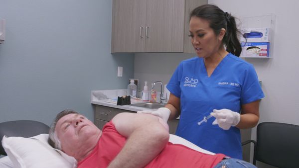 Dr. Pimple Popper: Breaking Out - Holey Moley