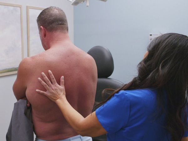 Dr. Pimple Popper: Breaking Out - Beach Bump