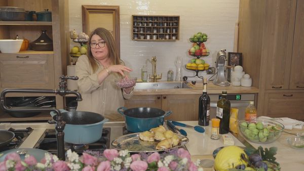 Rachael Ray in Tuscany - Getting Figgy with It: Chicken and Figs