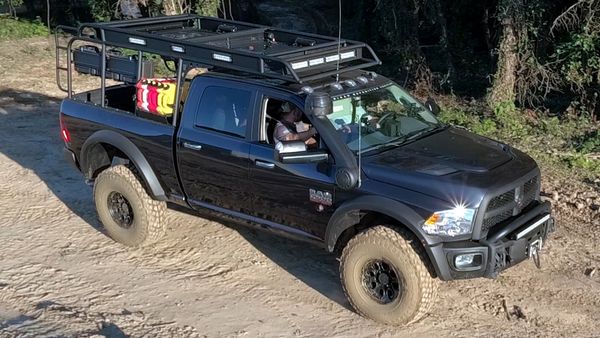 Toymakerz - Overland Rescue Truck