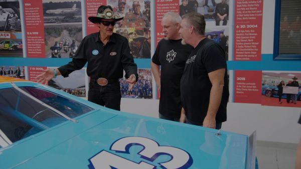 Toymakerz - 71 Charger: A Richard Petty Tribute