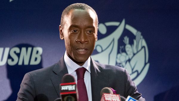 House Of Lies - The Runner Stumbles