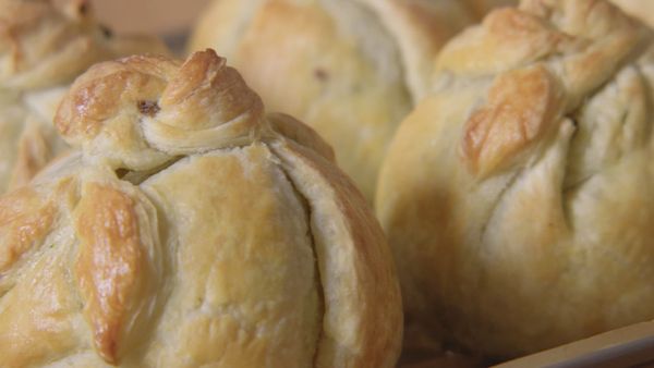 Global Soul Kitchen - Meatloaf Wellington with Sorghum Mustard