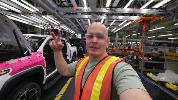 JerryRigEverything - Factory Zero Tour / Galaxy S25 Ultra Teardown