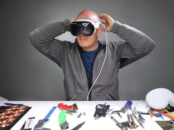 JerryRigEverything - iPhone 16 Pro Max and Apple Vision Pro Durability Test