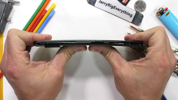 JerryRigEverything - Durability Test: Surface Pro, iPhone 16 and Pixel 6 Pro