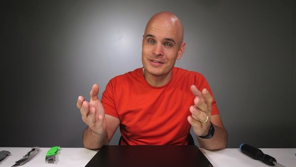 JerryRigEverything - The Best Laptop on Earth and the Future of Smart Glasses