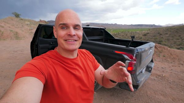 JerryRigEverything - The Longest-Range Electric Truck