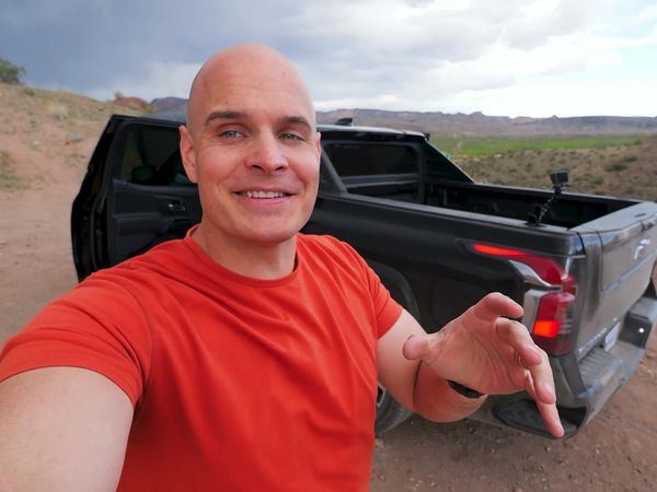 JerryRigEverything - The Longest-Range Electric Truck