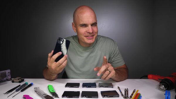 JerryRigEverything - What Every Smartphone Needs / iPhone 14 Teardown