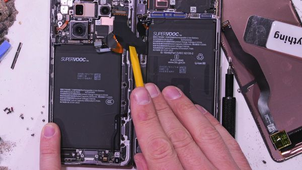 JerryRigEverything - The Truth Behind Folding Phones