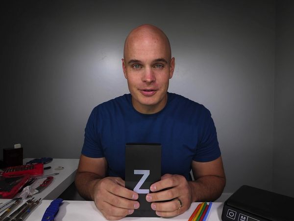 JerryRigEverything - Samsung Galaxy Z Durability Tests
