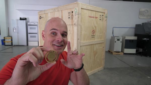 JerryRigEverything - The Truth Behind Lasers: Projectors and LED Breakdown