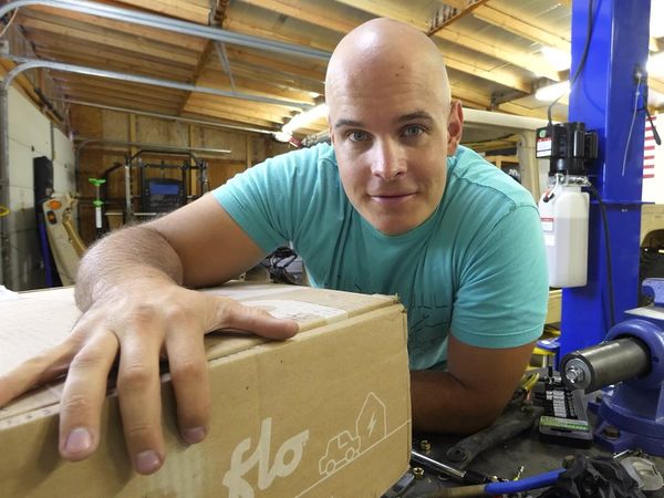 JerryRigEverything - Waterproofing Technology and Building a Jet Ski