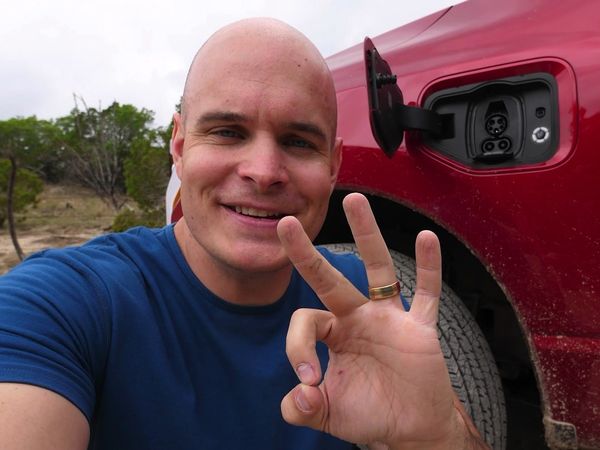 JerryRigEverything - A Phone with Motorized Exhaust Ports / The World's Most Powerful Electric Truck
