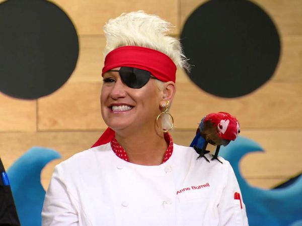 Worst Cooks in America - Aloha, Recruits!