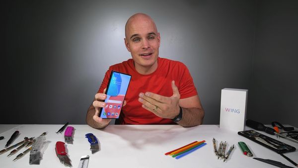JerryRigEverything - The Smartphone She Told You Not to Worry About