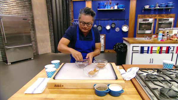 Worst Cooks in America - Around the World in 60 Minutes