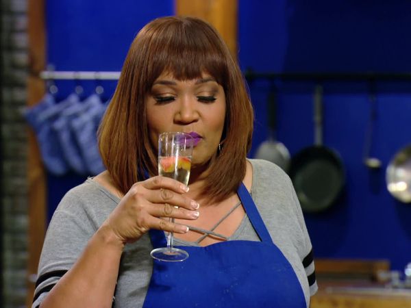 Worst Cooks in America - Waited on Hand and Foot