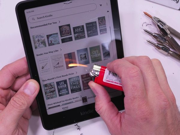 JerryRigEverything - The Truth Revealed: E Ink Kindle and iPad Pro