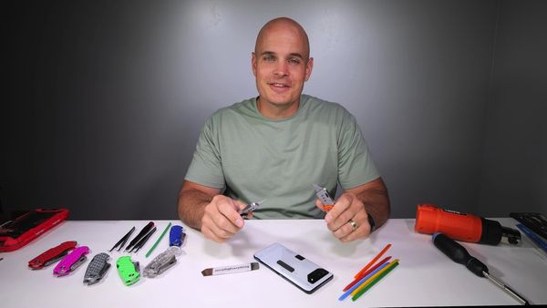 JerryRigEverything - Smartphone Cooling Systems / Motorola Missed the Memo / Make Your iPhone Light Up