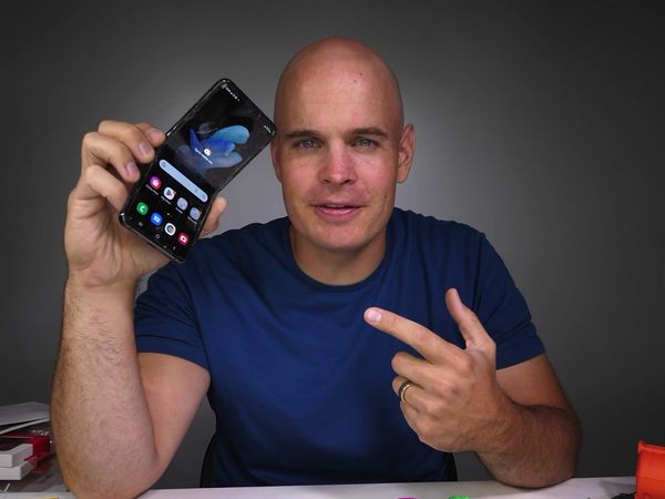 JerryRigEverything - The Samsung Flip Teardown