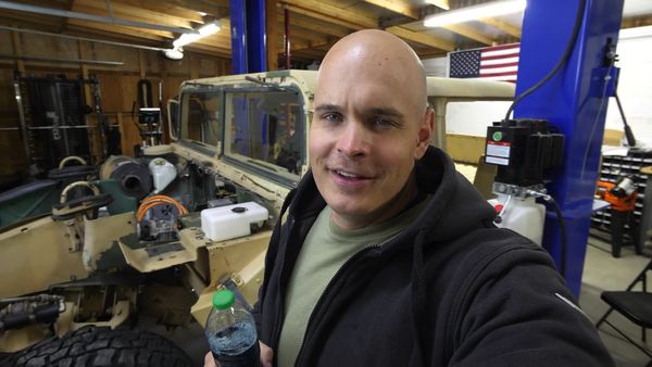 JerryRigEverything - The Coolest Electric Hummer Project