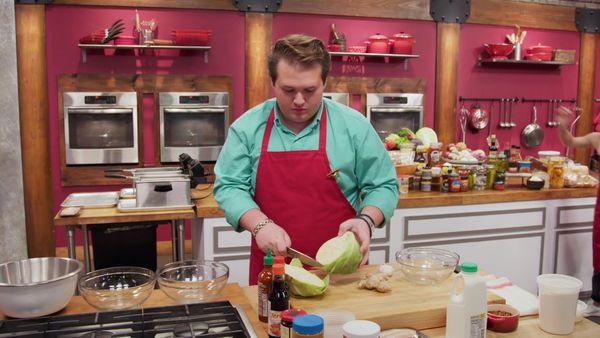 Worst Cooks in America - Between Two Buns