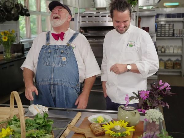 The Chef's Garden - Edible Flowers with Jamie Simpson