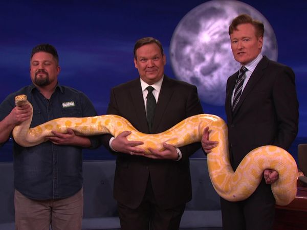 Conan - Conan: David Mizejewski & Behati Prinsloo (3/8/16)