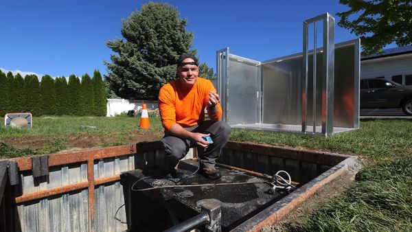 JerryRigEverything - Backyard Elevator and a Rivian for a Wheelchair User