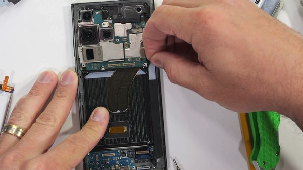 JerryRigEverything - The Smartphone from 2030 and the Galaxy S23