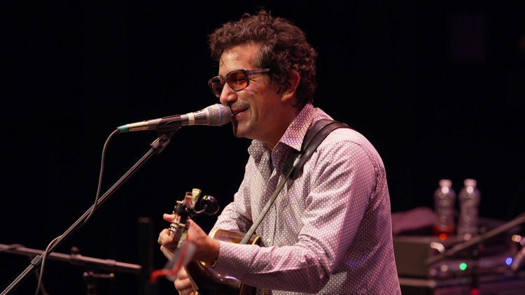 Watch Sunday Morning: Father and son: A.J. Croce performs Jim Croce's ...