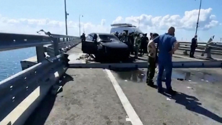 Watch Cbs Mornings Russia Blames Ukraine In Crimea Bridge Attack Full Show On Paramount Plus